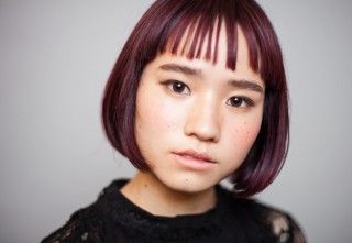 2023年、韓国女子の前髪スタイル|キュートで楽しいヘアスタイルを今日から試してみよう 15 パッツン前髪