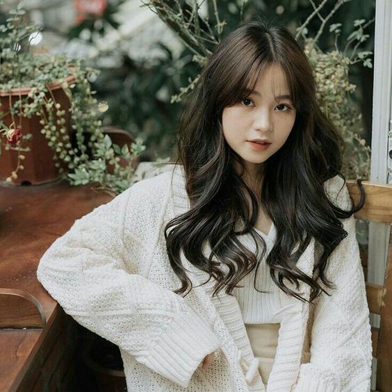 2023年、韓国女子は前髪をどう結う? パッツン前髪