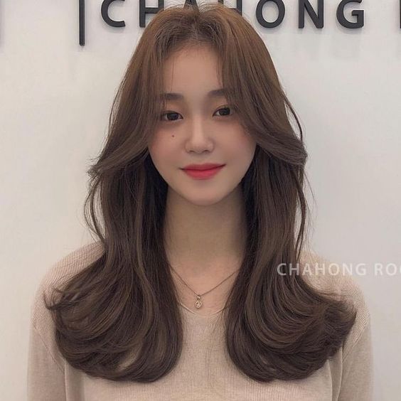 2023年、韓国女子は前髪をどう結う? カーテンバング
