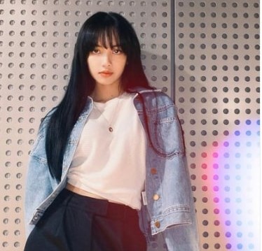 ブラックピンクヘアスタイル