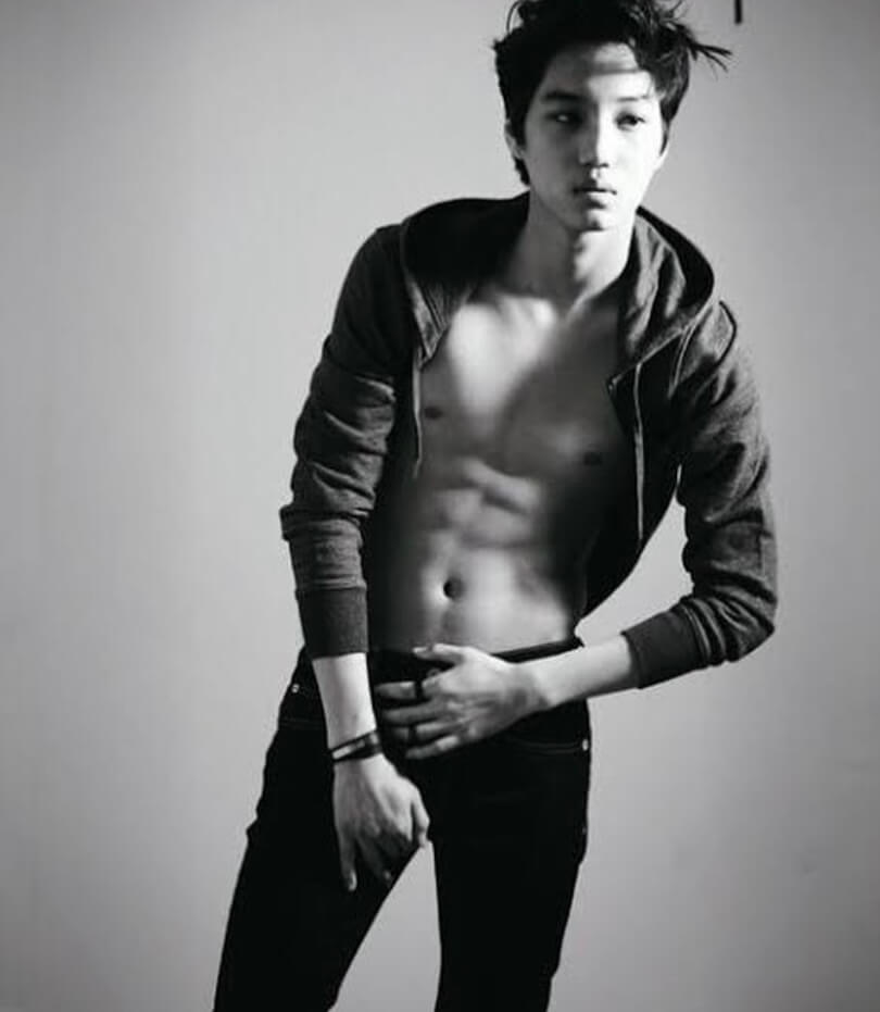 who has the best abs in EXO