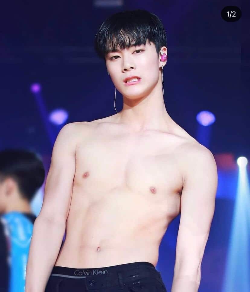 kpop male idols with best abs