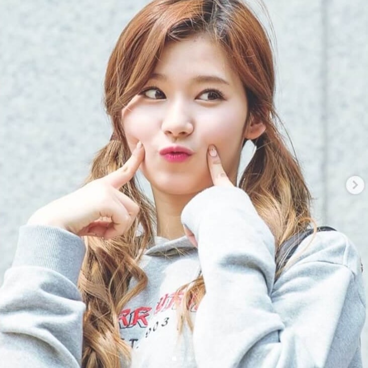 aegyo poses