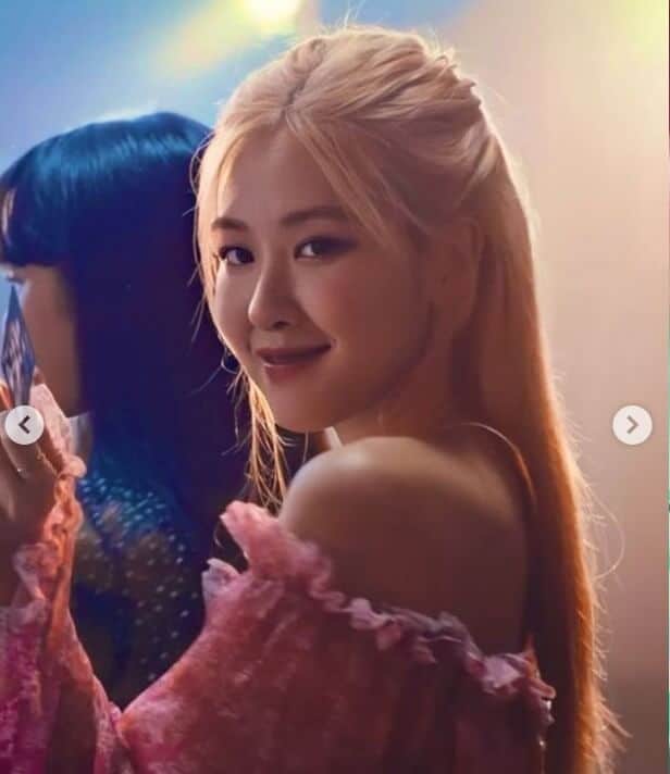 what is rose's hair color