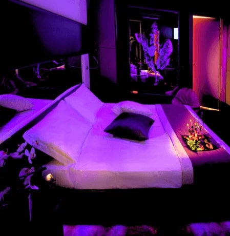 Is there love hotel in Korea