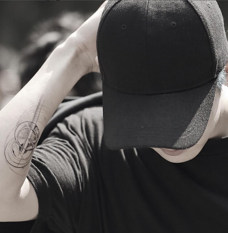 chanyeol guitar tattoo