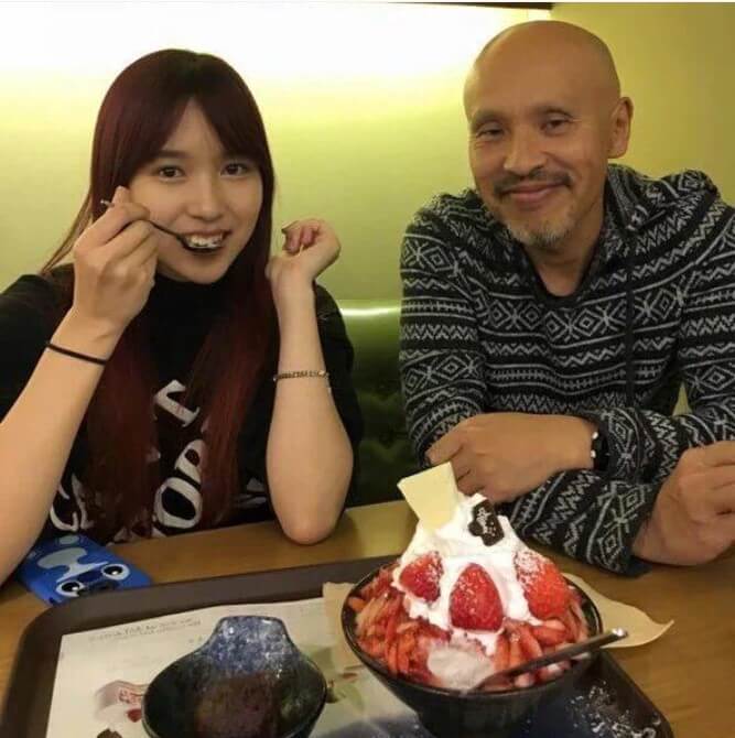 twice mina family photos